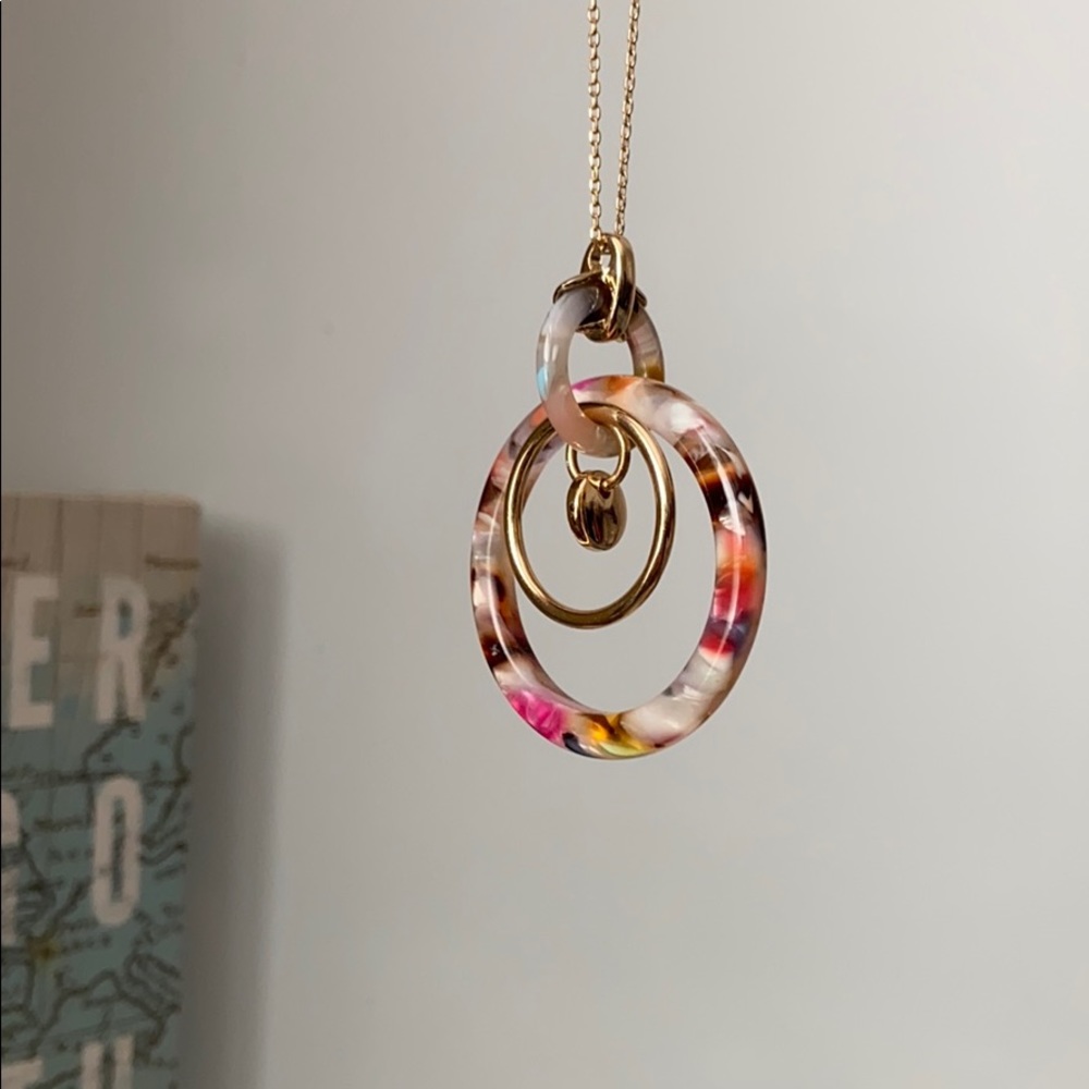 Beautiful Loft resin pendant necklace adjustable